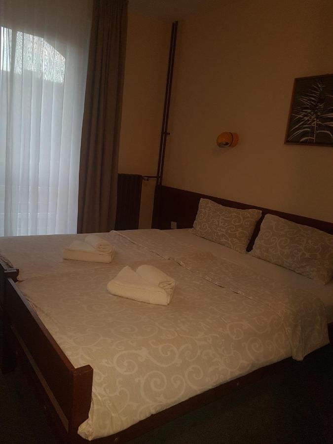 Hotel Sax Balkan Dimitrovgrad Exteriör bild